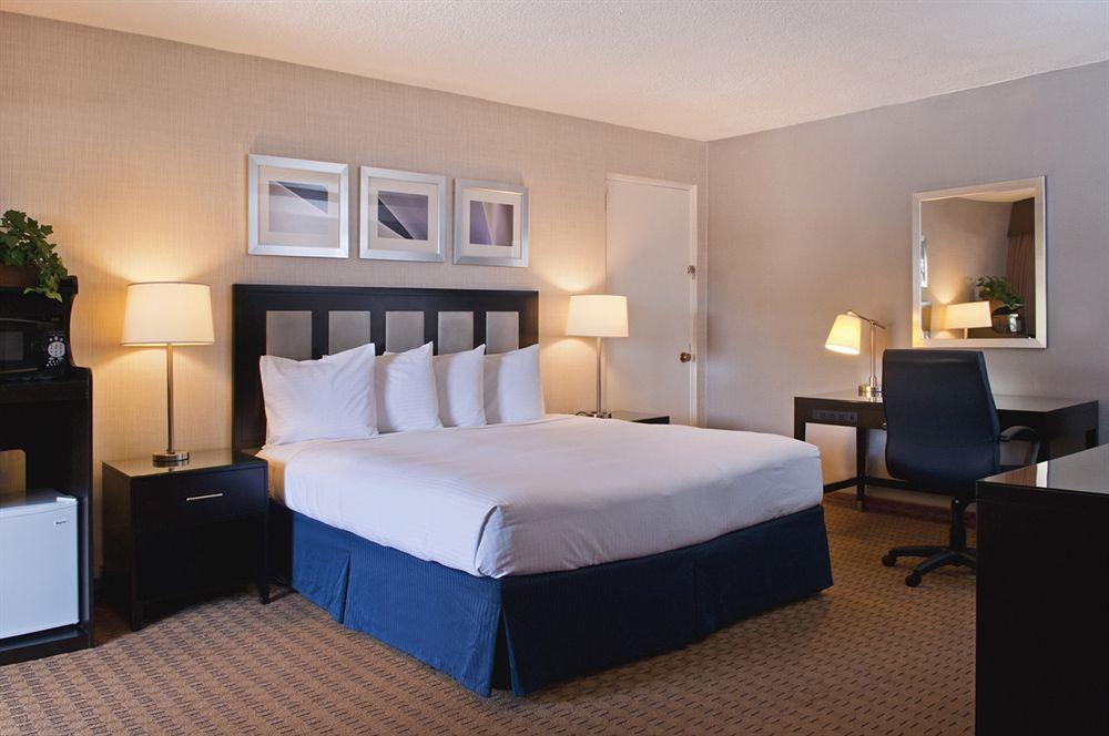 Wyndham Albuquerque Hotel & Conference Center Номер фото
