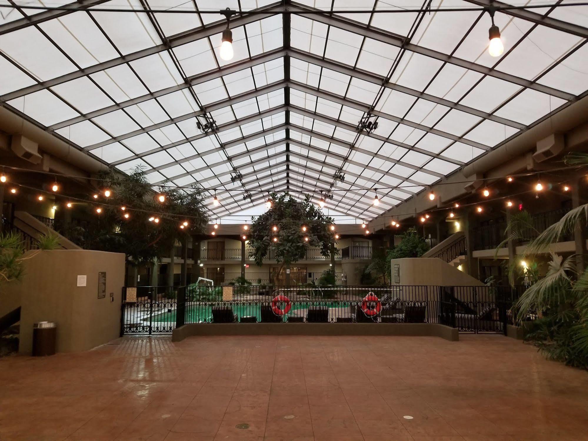 Wyndham Albuquerque Hotel & Conference Center Экстерьер фото